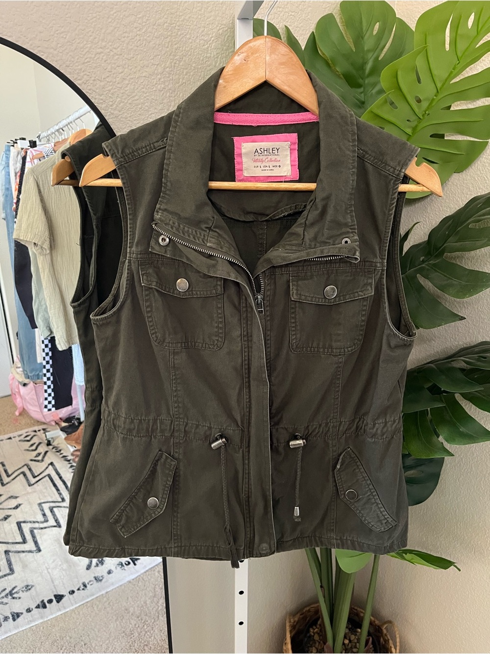Olive Green Utility Vest Size L